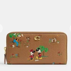 Coach Dicney X Essential Accordion Zip Wallet With Mickey Mouse And Friends